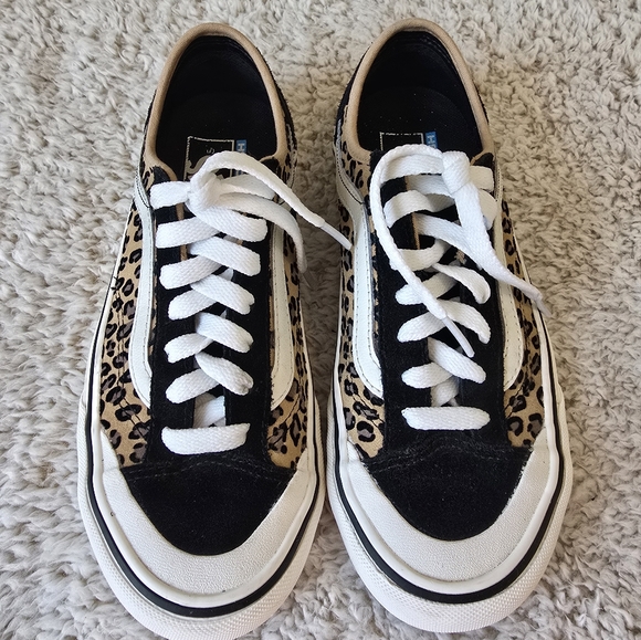 Leopard Vans - Picture 2 of 6